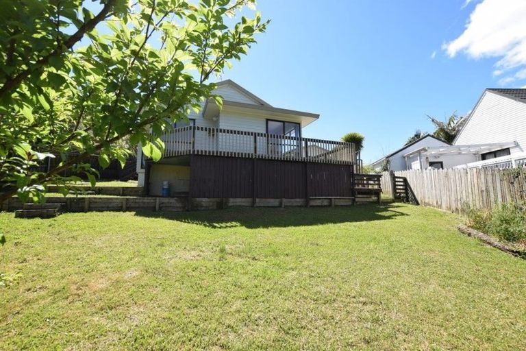 Photo of property in 3 Chardon Place, Henderson, Auckland, 0612