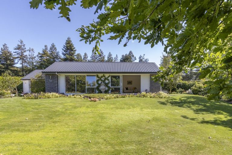 Photo of property in 72 Oakgrove Drive, Rangiora, 7400