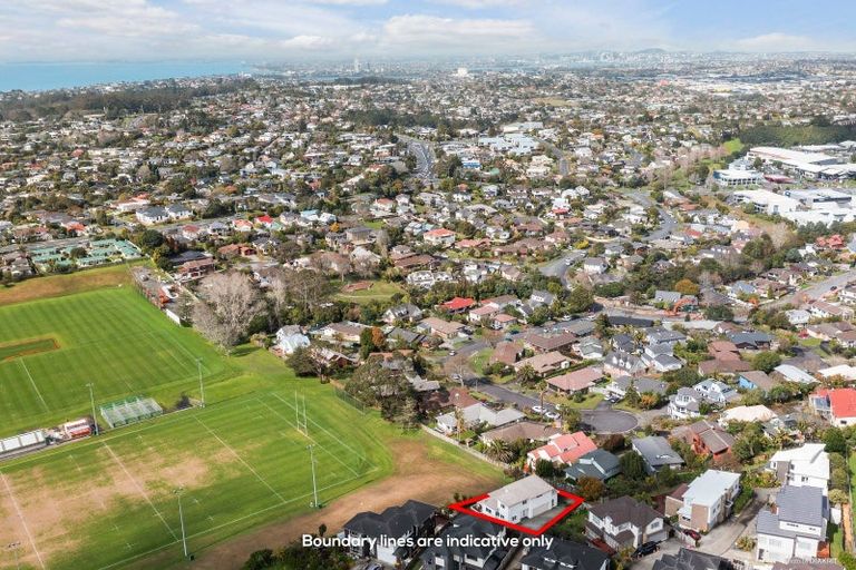 Photo of property in 65 Zara Court, Windsor Park, Auckland, 0632