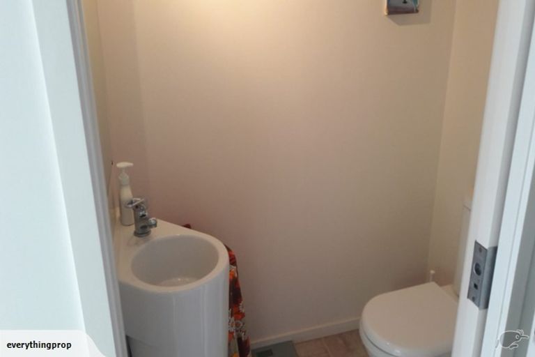 Photo of property in 83 Dignan Street, Point Chevalier, Auckland, 1022