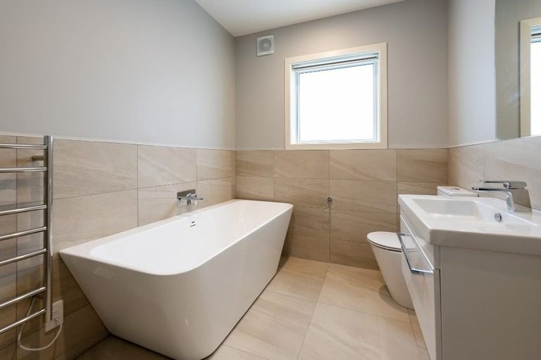 Photo of property in 3/74 Jubilee Road, Khandallah, Wellington, 6035