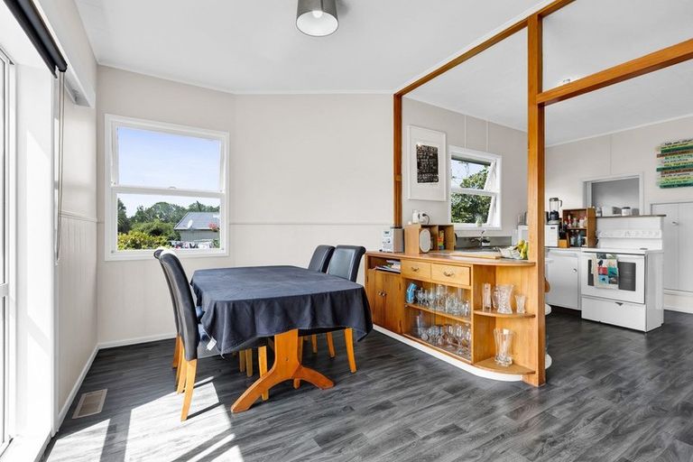 Photo of property in 261 Huatoki Street, Upper Vogeltown, New Plymouth, 4310
