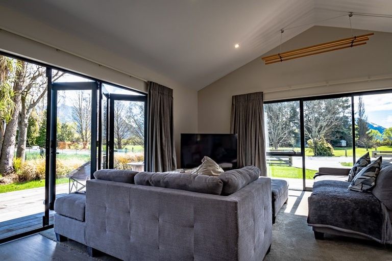 Photo of property in 106 Mull Street, Glenorchy, 9372