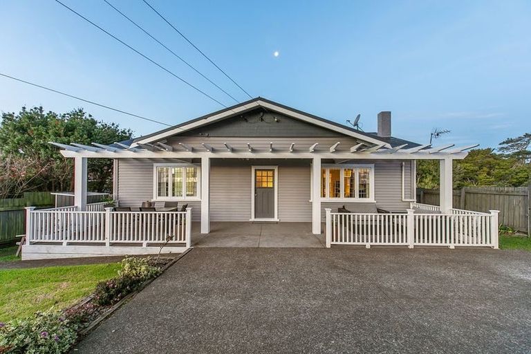 Photo of property in 35 Birkdale Road, Birkdale, Auckland, 0626