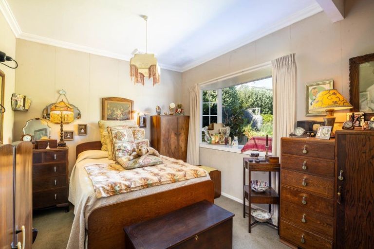 Photo of property in 32 Queens Road, Glen Avon, New Plymouth, 4312