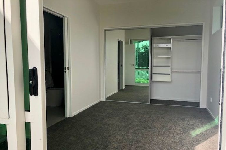 Photo of property in 4a Sherwood Avenue, Te Atatu South, Auckland, 0610