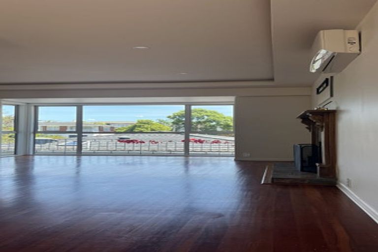 Photo of property in 2/31 Sydney Street, Hauraki, Auckland, 0622