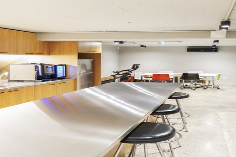 Photo of property in 33 Sale Street, Cockle Bay, Auckland, 2014