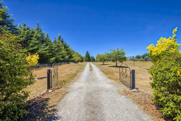 Photo of property in 11 Riverbank Road, Wanaka, 9382