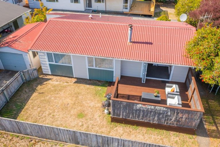 Photo of property in 57 Mazengarb Road, Paraparaumu Beach, Paraparaumu, 5032