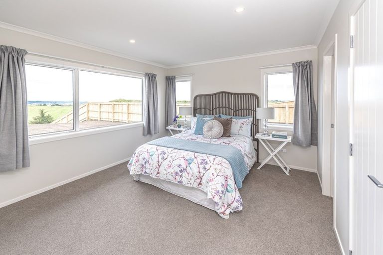 Photo of property in 51 Tirimoana Place, Otamatea, Whanganui, 4501