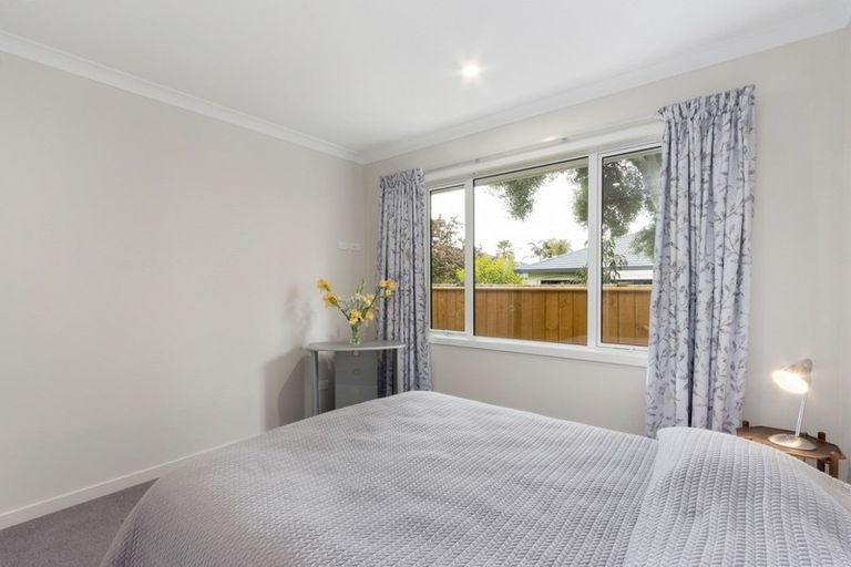 Photo of property in 16 West Place, Greenmeadows, Napier, 4112