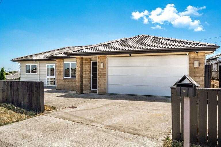 Photo of property in 16 John Broad Place, Flat Bush, Auckland, 2019