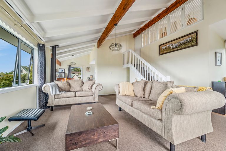 Photo of property in 1 Waitawa Place, Lynmore, Rotorua, 3010