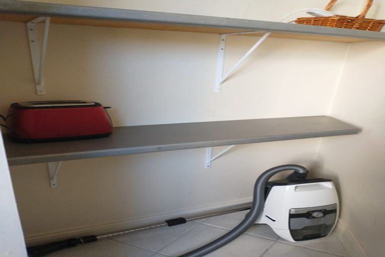 Photo of property in 87a Moncks Spur Road, Redcliffs, Christchurch, 8081