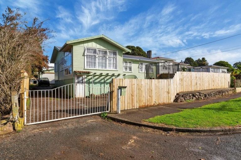 Photo of property in 15 Taraire Crescent, Otangarei, Whangarei, 0112