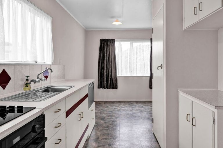 Photo of property in 22 Karaka Street, Inglewood, 4330