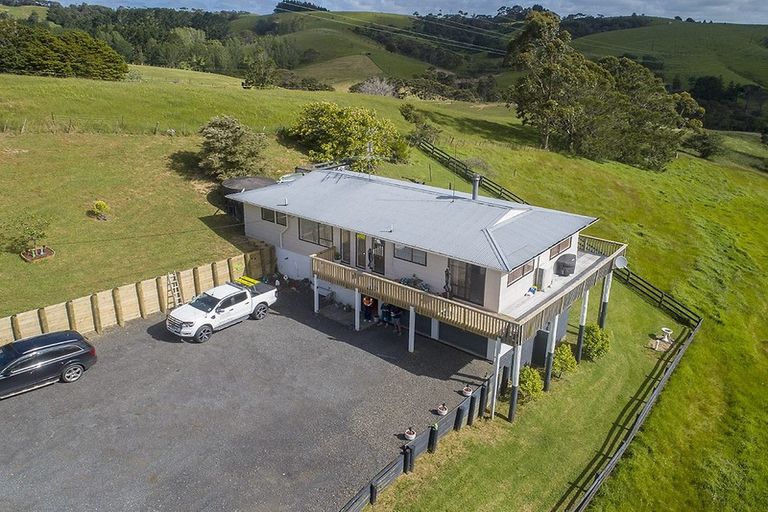Photo of property in 220 Anderson Road, Helensville, 0875