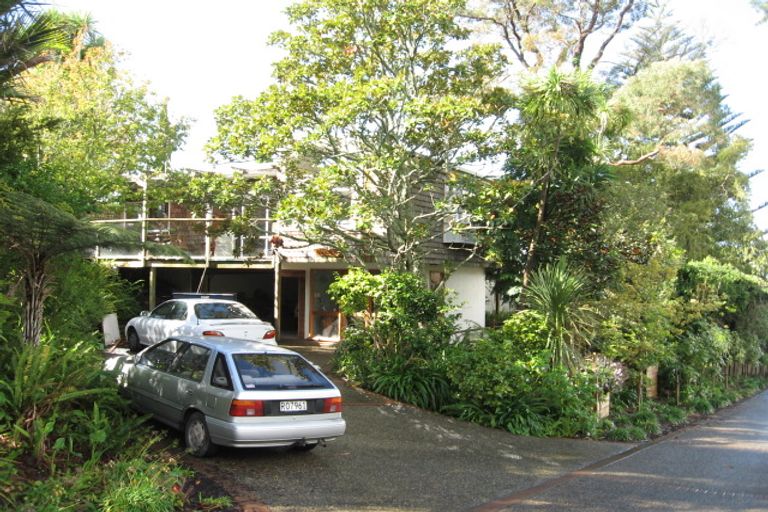 Photo of property in 13 Seymour Road, Mellons Bay, Auckland, 2014