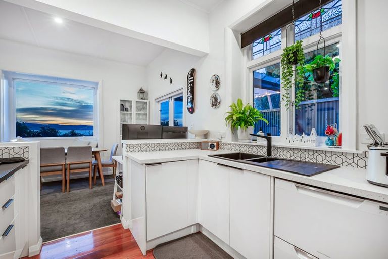 Photo of property in 409 Marine Drive, Mahina Bay, Lower Hutt, 5013