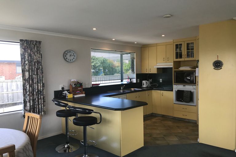Photo of property in 70 Temple Crescent, Gleniti, Timaru, 7910