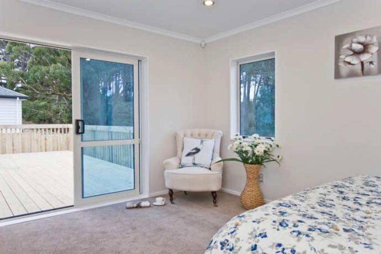 Photo of property in 25b Thornlow Street, Glendene, Auckland, 0602