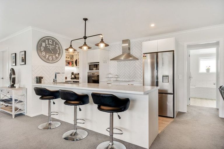 Photo of property in 17 Manatu Close, Whangamata, 3691