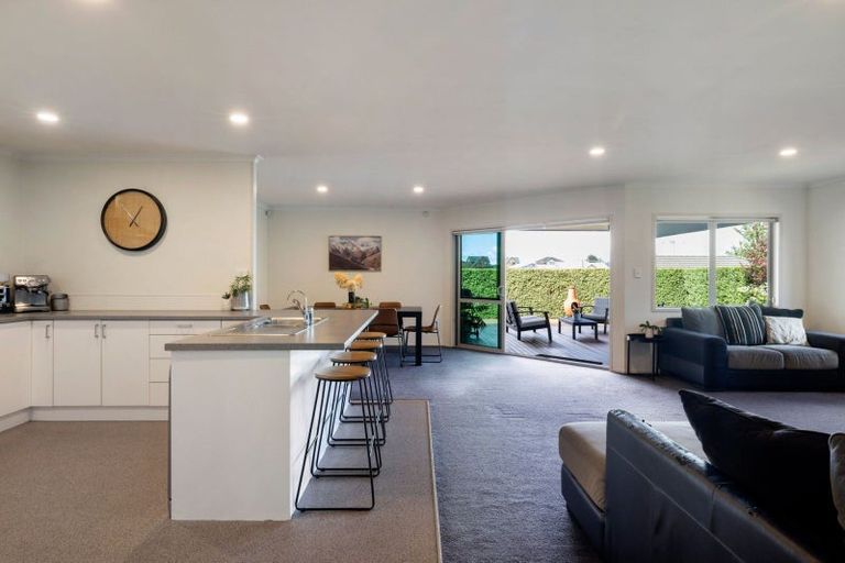 Photo of property in 107 Farnborough Drive, Grandview Heights, Hamilton, 3200