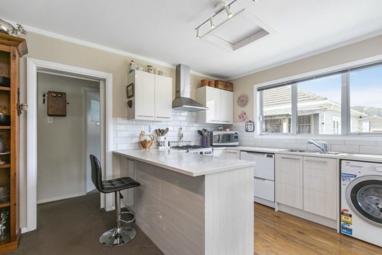 Photo of property in 261 Naenae Road, Naenae, Lower Hutt, 5011