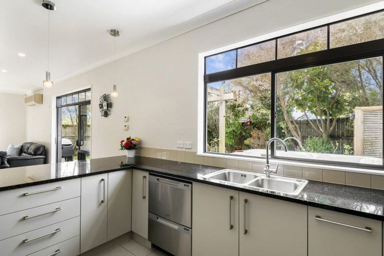 Photo of property in 29 Laurel Oak Drive, Schnapper Rock, Auckland, 0632