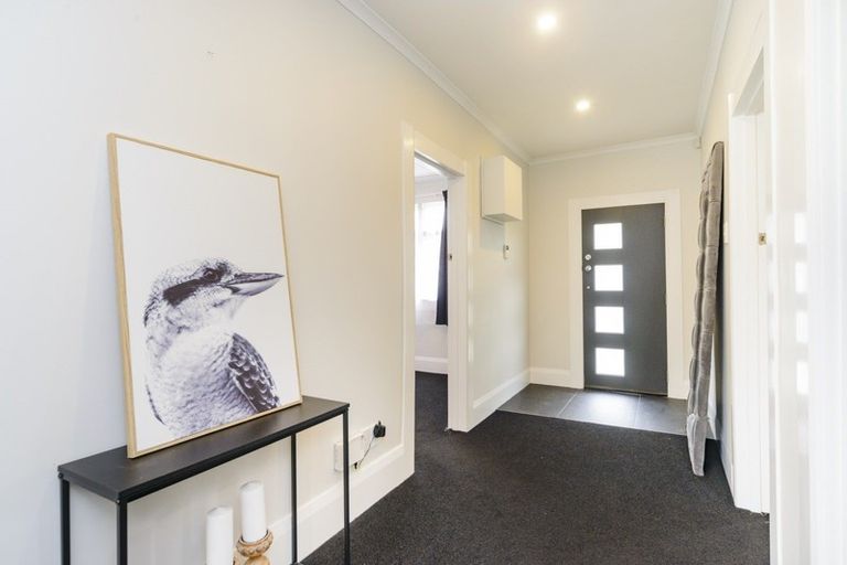 Photo of property in 11 Shamrock Street, Takaro, Palmerston North, 4412