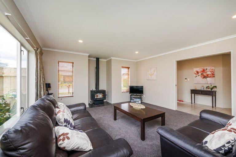 Photo of property in 25 Rodeo Drive, Kelvin Grove, Palmerston North, 4414