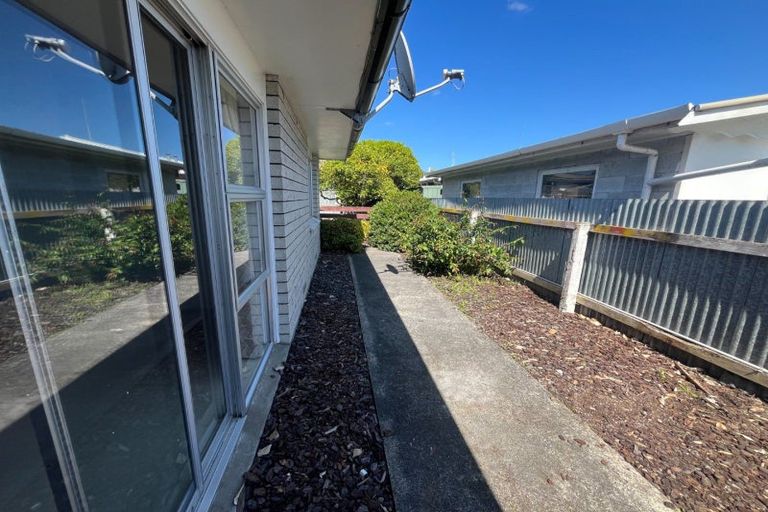 Photo of property in 3/206 Ruahine Street, Roslyn, Palmerston North, 4414