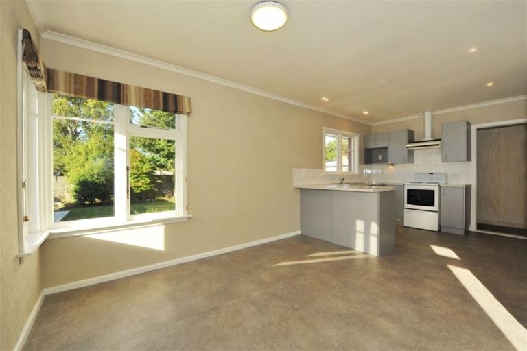 Photo of property in 6 Kinnaird Place, Hillmorton, Christchurch, 8025