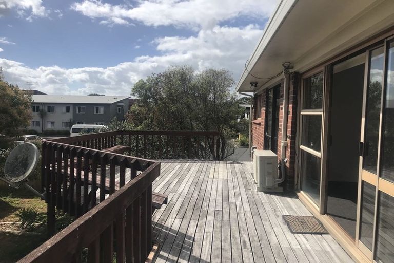 Photo of property in 40 Akoranga Drive, Northcote, Auckland, 0627