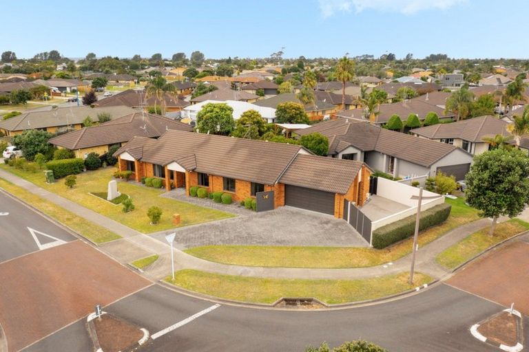 Photo of property in 5 Seabreeze Place, Papamoa Beach, Papamoa, 3118