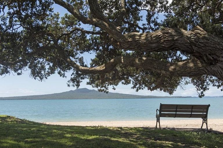 Photo of property in 2/1 Rata Road, Devonport, Auckland, 0624