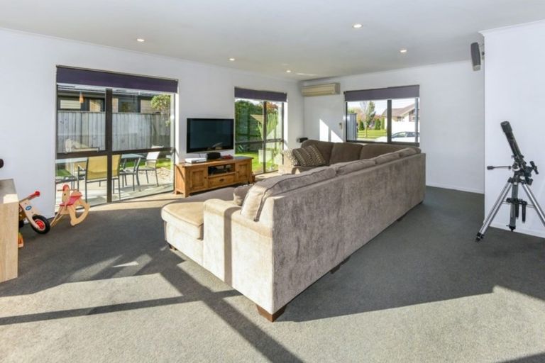 Photo of property in 27 Jarnac Boulevard, Yaldhurst, Christchurch, 8042