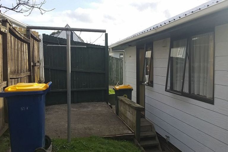 Photo of property in 15 Sabot Place, Massey, Auckland, 0614