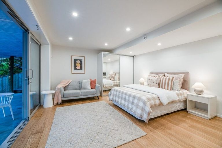 Photo of property in 22 Woodfern Crescent, Titirangi, Auckland, 0604