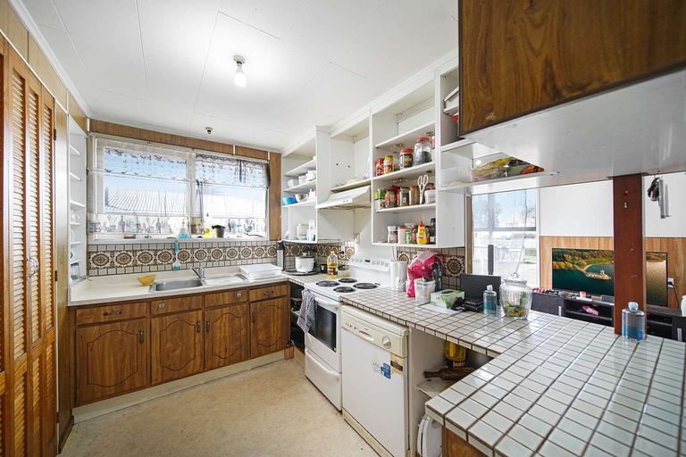 Photo of property in 489 Massey Road, Mangere, Auckland, 2022