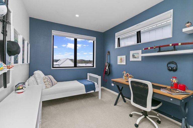 Photo of property in 18 Porowha Road, Westgate, Auckland, 0814