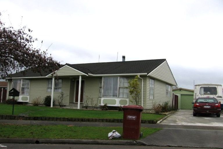 Photo of property in 19 Cumberland Place, Kelvin Grove, Palmerston North, 4414