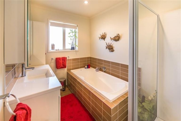 Photo of property in 8 Venerable Terrace, Yaldhurst, Christchurch, 8042