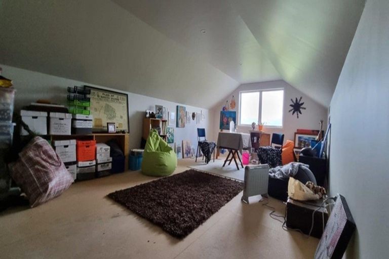 Photo of property in 9 Waipuna Grove, Levin, 5571