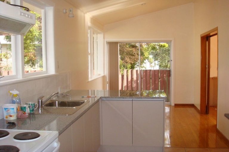 Photo of property in 30 Longburn Road, Henderson, Auckland, 0610