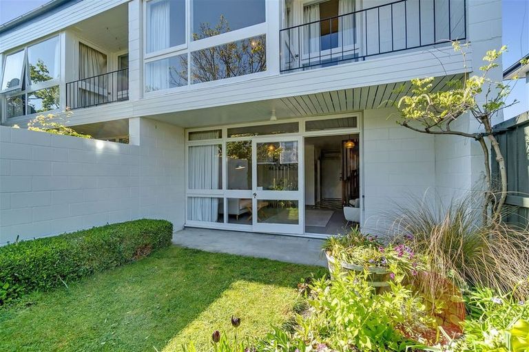 Photo of property in 1/99 Aikmans Road, Merivale, Christchurch, 8014