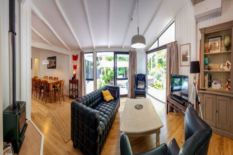 Photo of property in 28 Florance Avenue, Russell, 0202