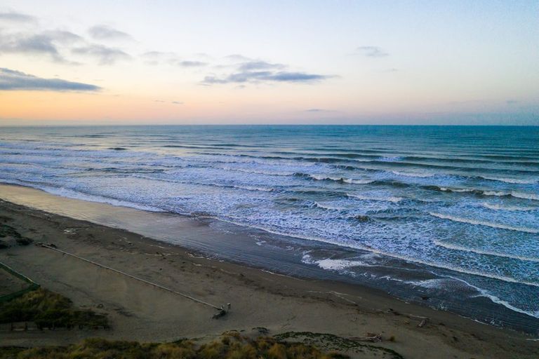 Photo of property in 378 Marine Parade, South New Brighton, Christchurch, 8062