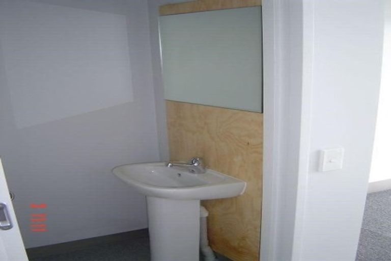 Photo of property in Urbane Apartments, 5/29 Webb Street, Mount Cook, Wellington, 6011